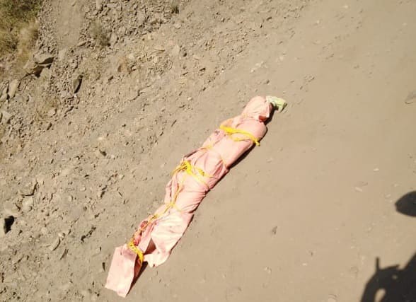 4724 Another body covered in blanket found in the middle of a highway in Asir region 03