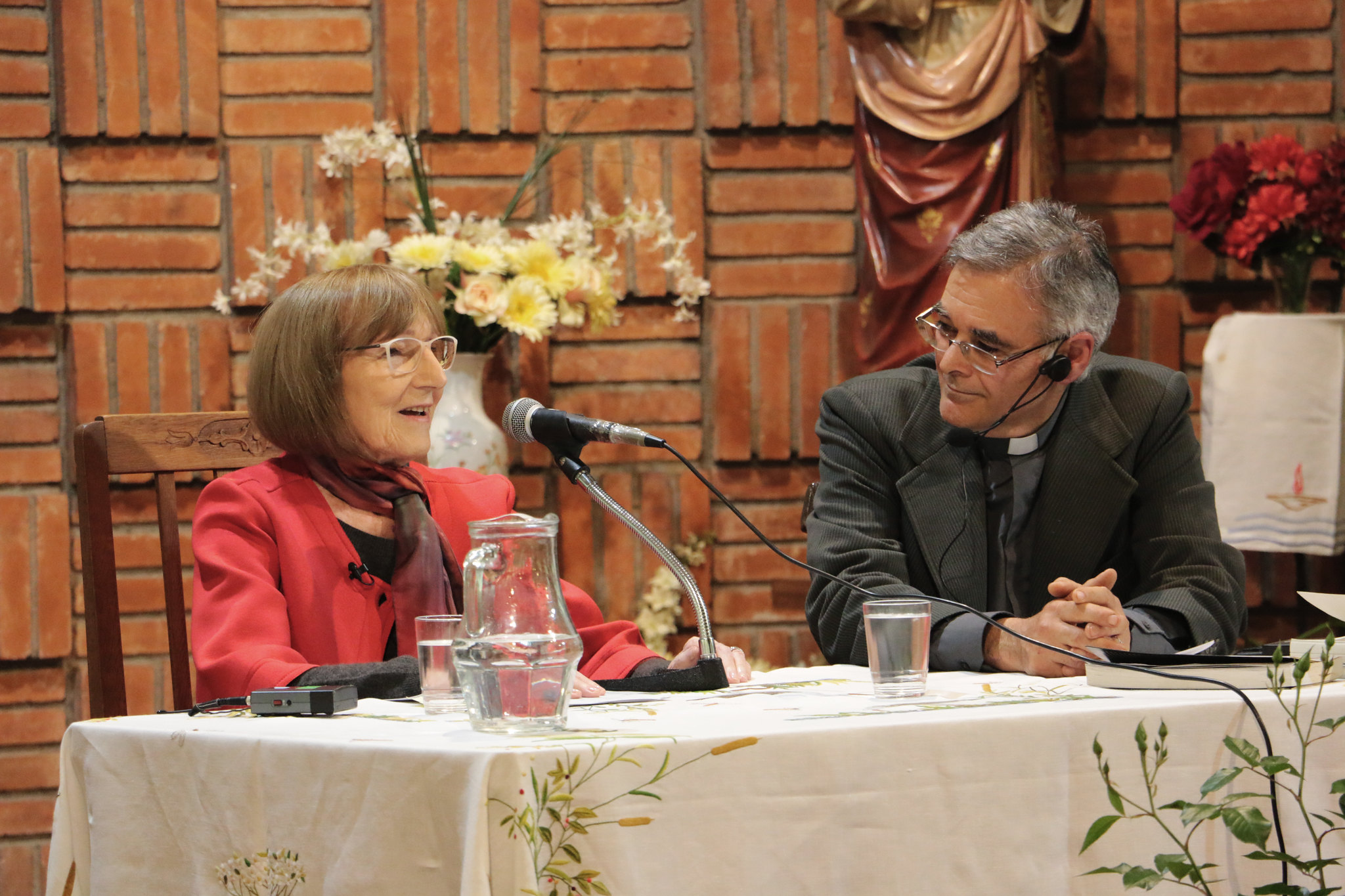 Disertación de la directora general de la Universidad ORT Uruguay en la parroquia Santa Bernardita