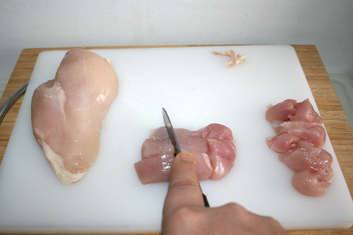 18 - Hähnchenbrust würfeln / Dice chicken breast