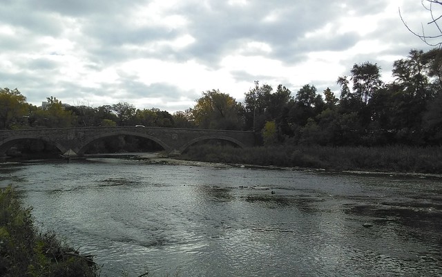 Old Mill Bridge (2) #toronto #etiennebrulepark #oldmillbridge #humberriver #fall #autumn #path #green #latergram