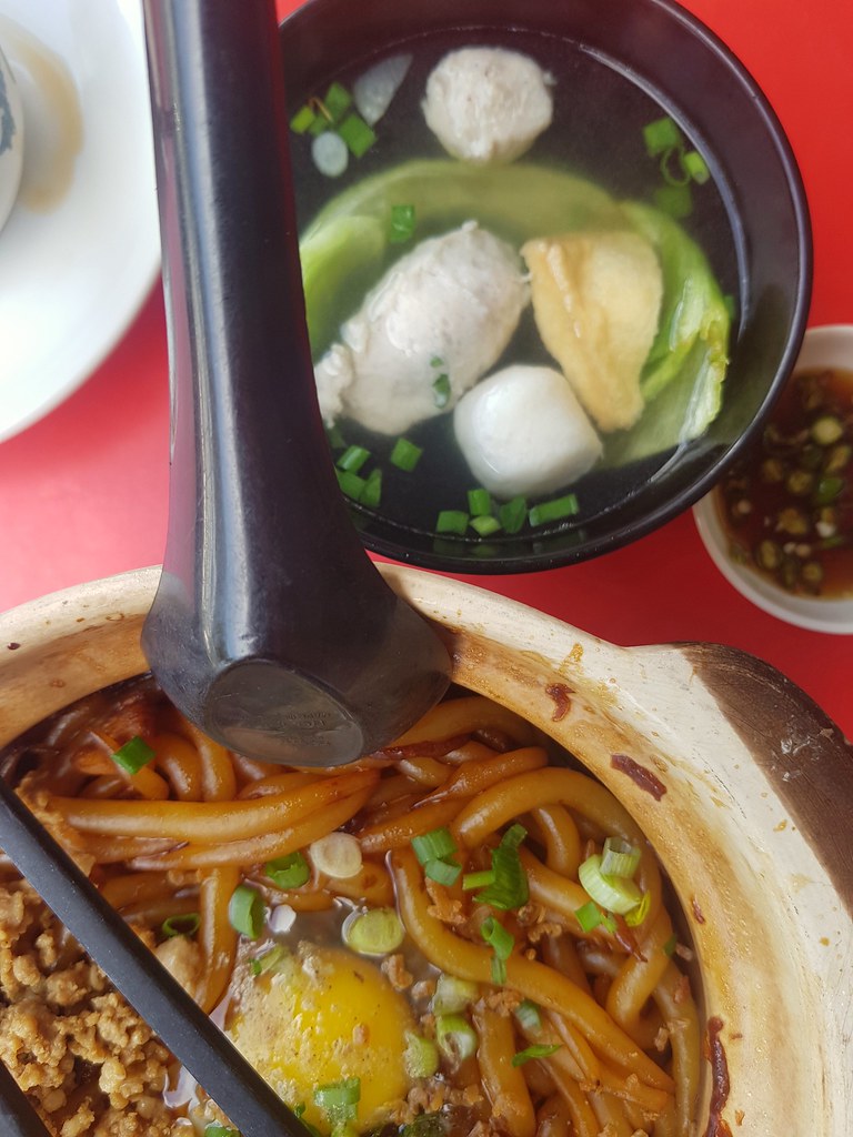 瓦煲老鼠粉加蛋 Claypot Rat Noodle w/Egg rm$6.50 & 奶茶 TehC rm$1.70 @ 添好运茶餐室 Restoran Tiam Hao Yun Bandar Puchong Utama
