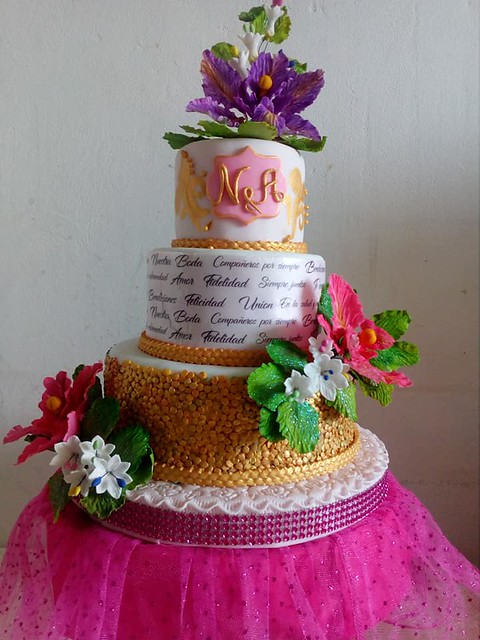 Cake by Mina's Cake