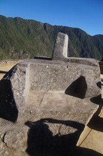 9-120 Machu Picchu intihuatana