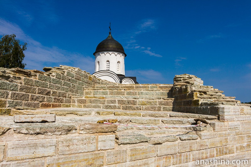 Георгиевский собор и Раскатная башня, Старая Ладога