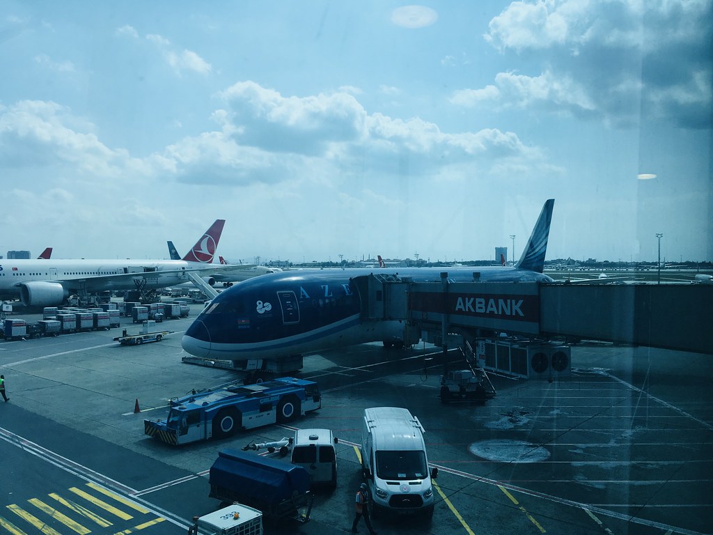 Azerbaijan Airlines J2 76 Istanbul to Baku (IST-GYD) Boeing 787-800 Economy Class