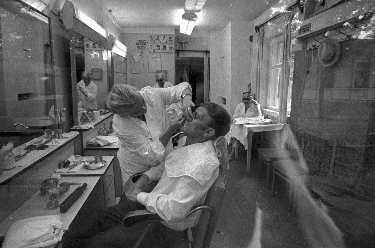 1971. В парикмахерской. Тбилиси