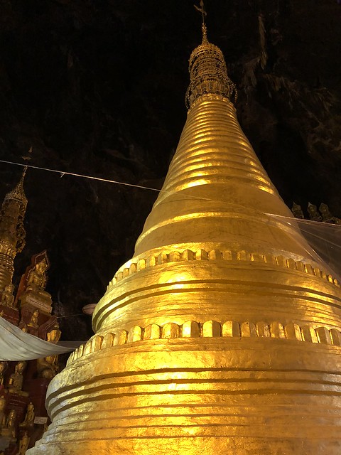 Pindaya con Bagan en el horizonte - Myanmar, Camboya y Laos: la ruta de los mil templos (17)