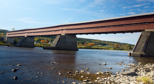 notredamedespins québec canada ca pont couvert à automne autumn beauce rivièrechaudière le perrault plus long au pontcouvert