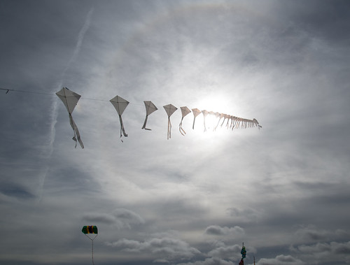 cherryvalley kitefestival kites atmosphericphenomenon icehalos sky halos