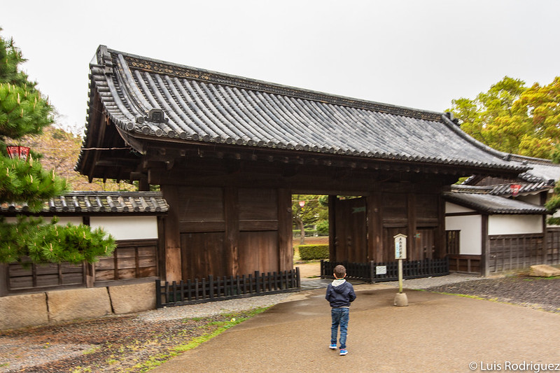 Puerta Gotenmon, original del periodo Edo