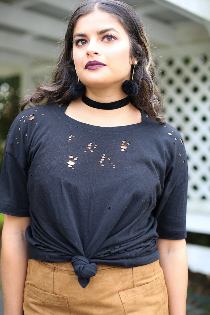 Priya the Blog, Nashville fashion blog, Nashville fashion blogger, Nashville style blog, Nashville style blogger, suede miniskirt, black booties with pointed toe, black distressed t-shirt, how to wear a suede miniskirt, Fall fashion, velvet choker, how to style a distressed t-shirt