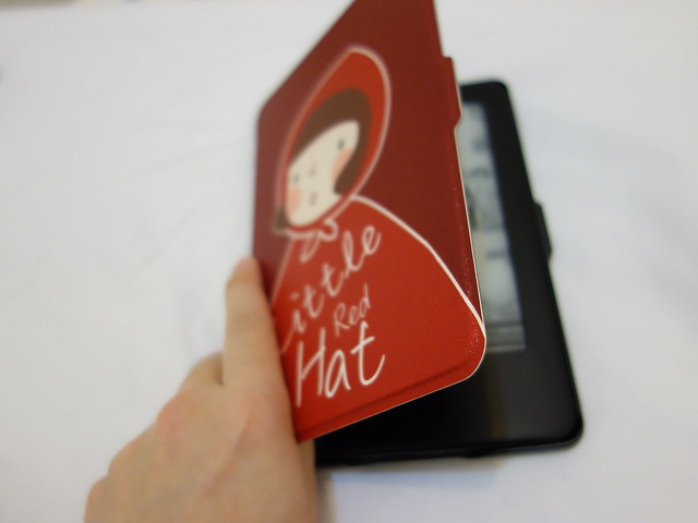 我以為開口有磁鐵之類的可以稍微吸附住，但看起來是沒有@淘寶小紅帽Kindle PaperWhite保護套
