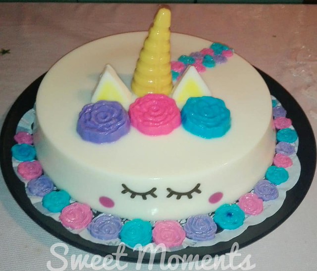 Cake by Sweet Moments