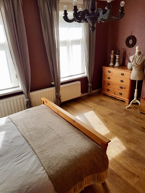 slaapkamer landelijke stijl houten kroonluchter