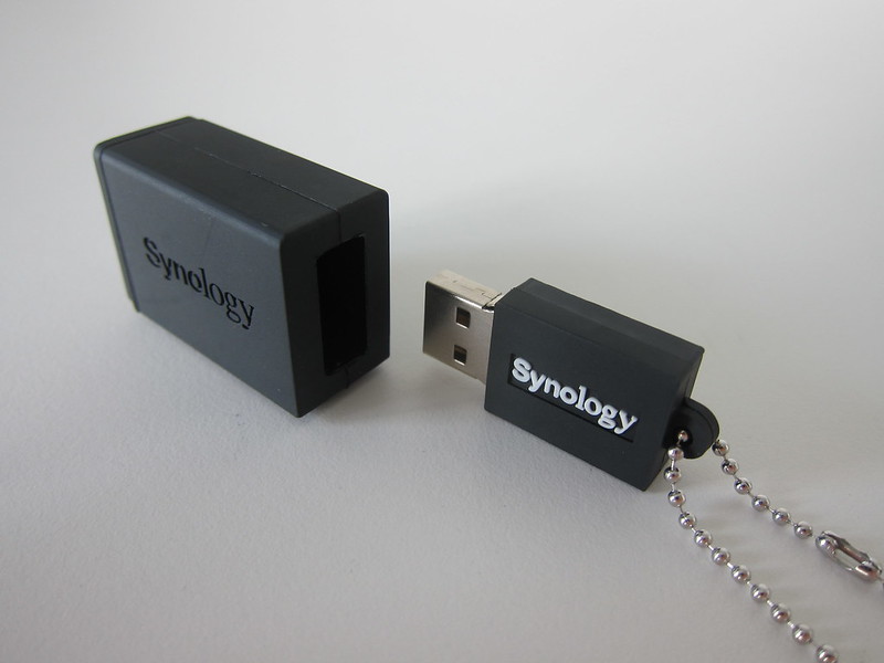 Synology NAS Swag - USB Flash Drive - Open