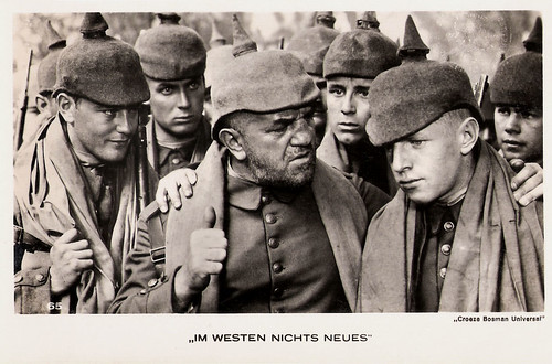 Lew Ayres, Louis Wolheim and Owen Davis jr. in All Quiet on the Western Front