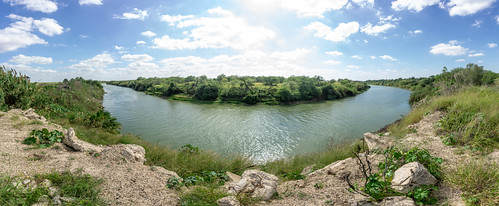 file:name=dsc07060pano donna texas unitedstates us river riogranderiver riogrande water sky clouds mexico border wall nowall noborderwall nature