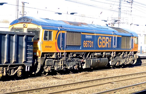 Class 66 ‘GBRF’ No. 66731 ‘Interhub GB’. Diesel Electric locomotive built by ‘EMD’ (part of General Motors) in the USA on ‘Dennis Basford’s railsroadsrunways.blogspot.co.uk’