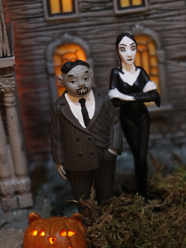 halloween decoration diorama unedited 2018 department56 valleyviewfarms theaddamsfamily canonrebelt6s