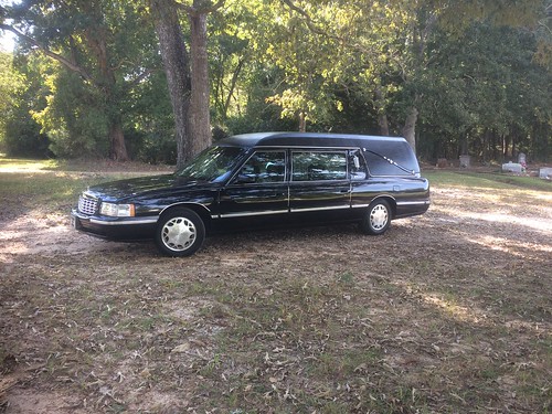 1997 ss masterpiece sayers scovill hearse black funeral car cadillac cemetery