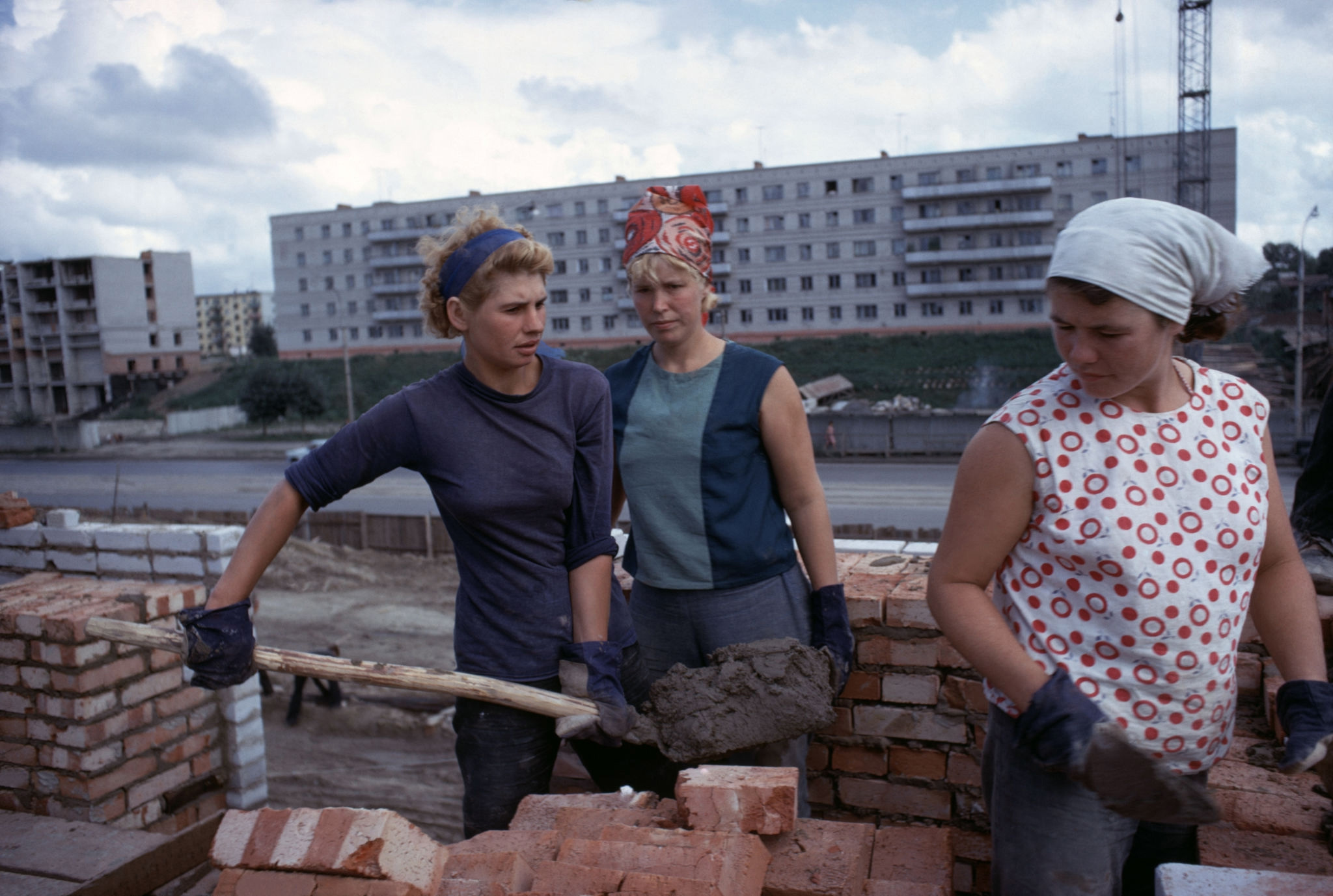 1967. Новосибирск. Строительство дома 85 по Красному проспекту