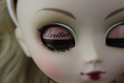 Eyelid Detail Veritas