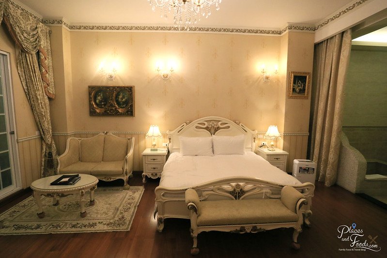 florence resort villa room