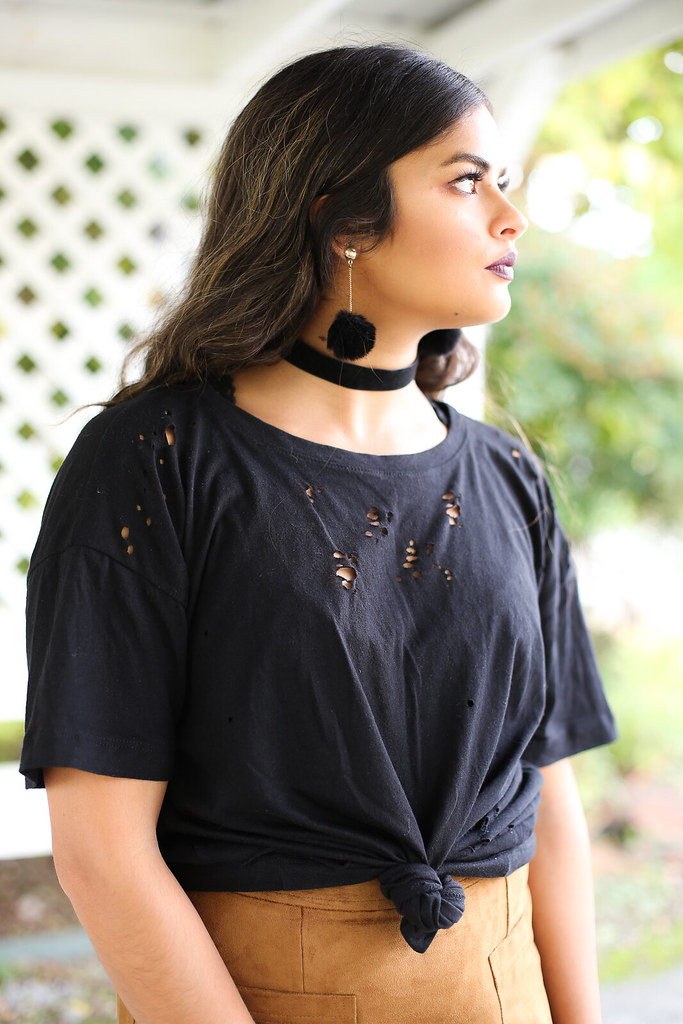 Priya the Blog, Nashville fashion blog, Nashville fashion blogger, Nashville style blog, Nashville style blogger, suede miniskirt, black booties with pointed toe, black distressed t-shirt, how to wear a suede miniskirt, Fall fashion, velvet choker, how to style a distressed t-shirt