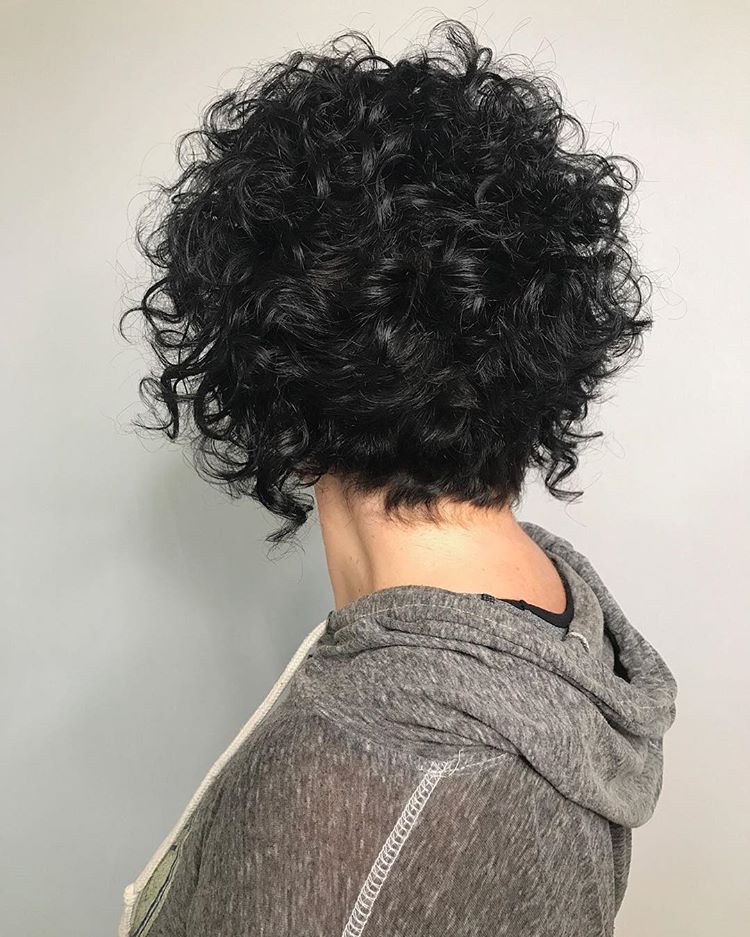 Best Haircuts For Curly Hair 2019 That Stand Out 18