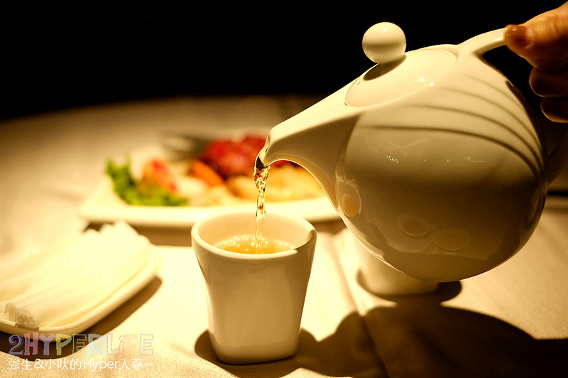京悅港式飲茶 | 中友百貨港式料理扛霸子，環境乾淨明亮又大氣，有四人或是雙人套餐哦！ @強生與小吠的Hyper人蔘~