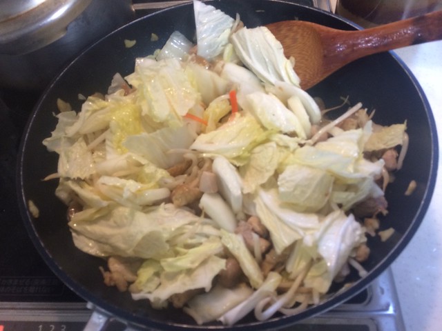 Chicken, Chinese cabbage and mushroom ramen