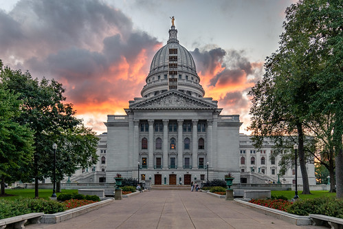 madison wisconsin madisonwisconsin wi sun sunset clouds state capitol wisconsinstatecapitol