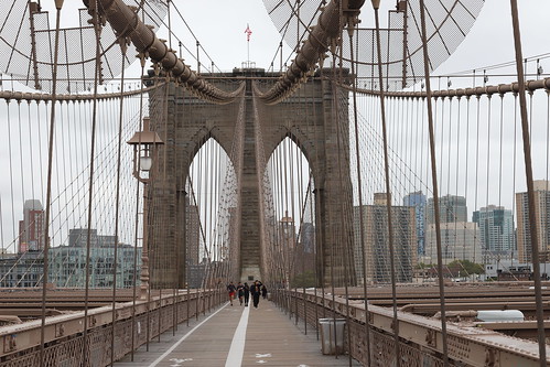 A walk across the Brooklyn Bridge