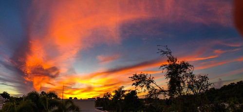clouds magichour mayaguez lastlight iphone puertorico sunset