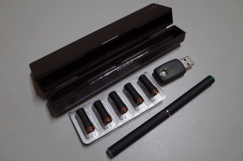 Ploom TECH HARD CARRY CASEに入るもの たばこカプセル USBバッテリーチャージャー Ploom TECH