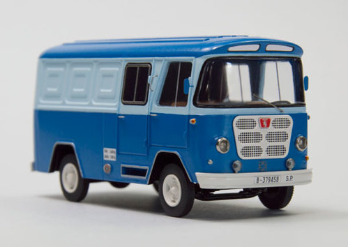 furgon-nazar-azul-combi-escala-43-otero-scale-model