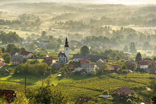 slovenia slovenija belakrajina whitecarniola nikon d5300 sigma semič semic spodnjegorenjce church hamlet mist morning sunrise