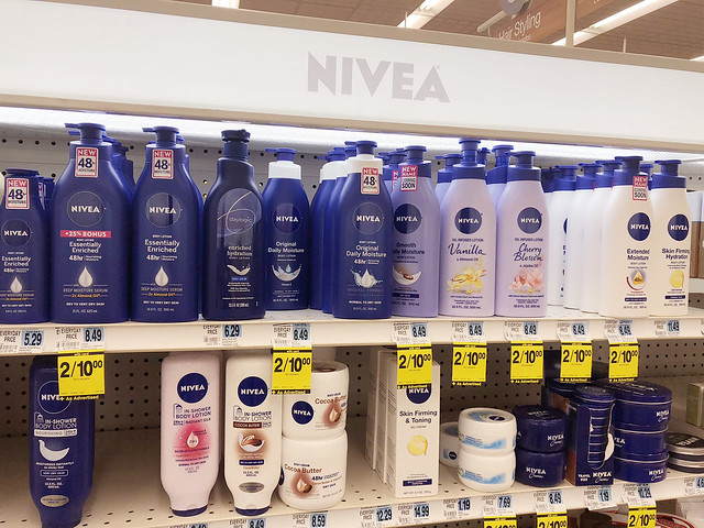This store has been compensated past times Collective Bias Three Easy Ways To Stay Moisturized This Winter