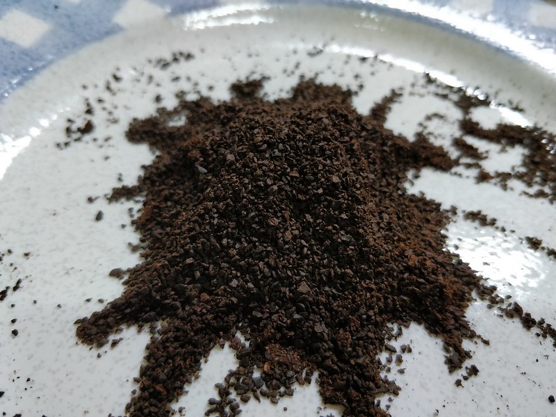 コーヒーかすを乾燥させて日を付けたら蚊取り線香になるらしい (5)