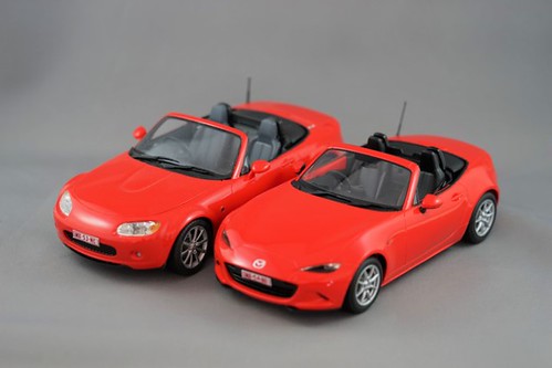 Mazda MX-5 ND - bright red 44902917771_aeeeca57f3