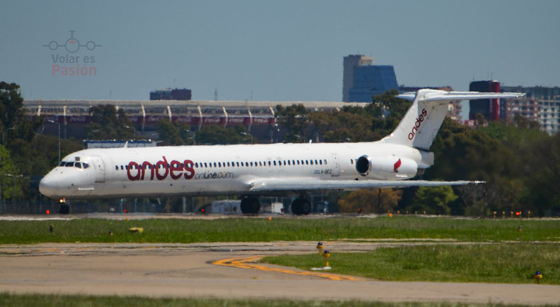 Andes / McDonnell Douglas MD-80
