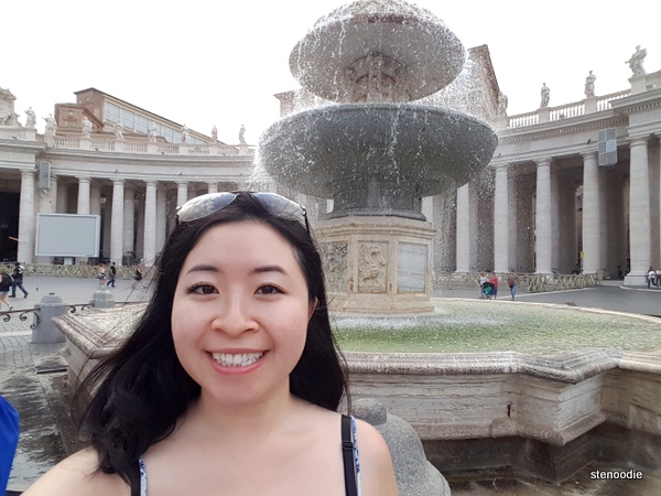 selfie in front of Bernini's fountain