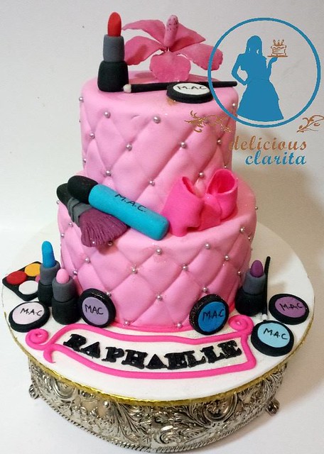 Cake by Delicious Clarita