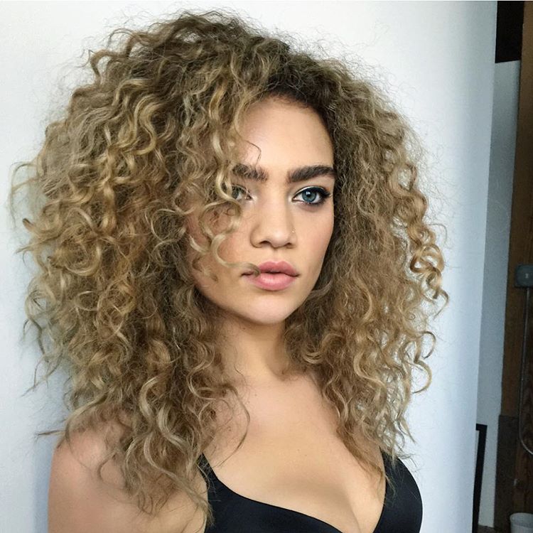 Best Haircuts For Curly Hair 2019 That Stand Out 10