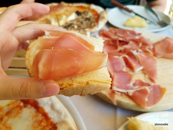 Proscuitto crudo di Parma Riserva with bread