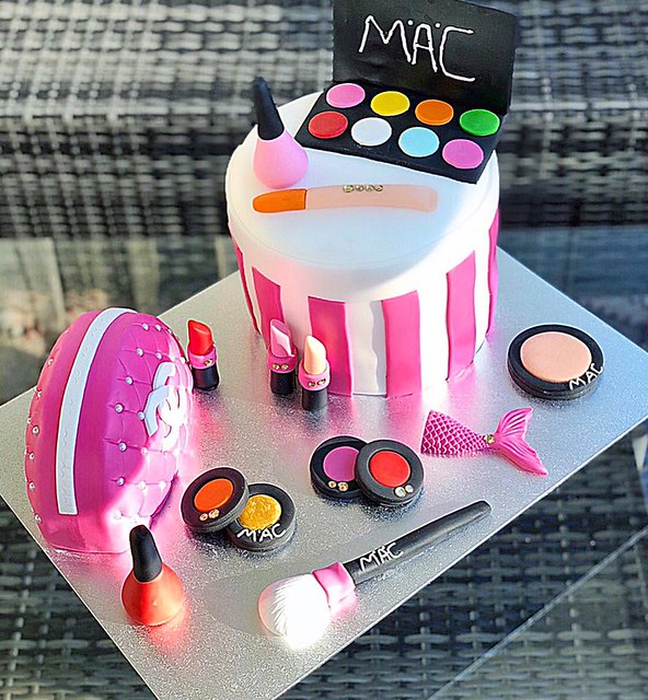 Makeup Box Cake from Cakes By Shab