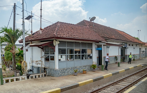 station stasiun railway keretaapi indonesia jawa java dutch heritage building architecture jawabarat westjava terisi indramayu