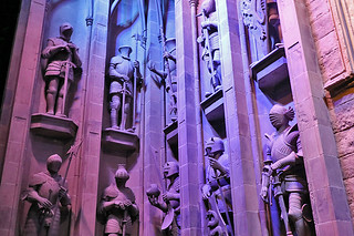 Harry Potter - Great Hall suits of armor