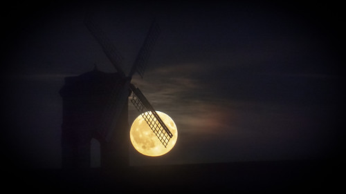 harvestmoon fullmoon windmill silhouette sail chestertonwindmill september moon warwickshire arch cylindricaltowerwindmill gradeilistedbuilding grade1listedbuilding listedbuilding night