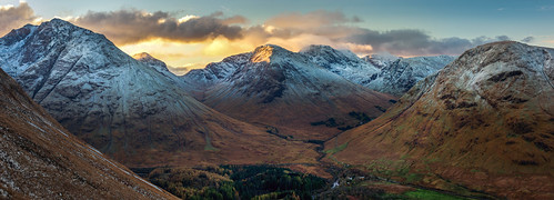 papofglencoe sgorrnaciche glencoe aonacheagachridge mountain sunrise orange glow fire ice snow winter landscape scotland scottish highlands nikond7200 sigma350mmf14 panorama